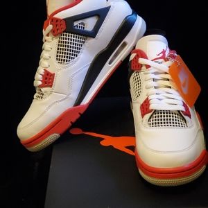 2020 Nike Air Jordan 4 Fire Red / Tech Red Size 9
